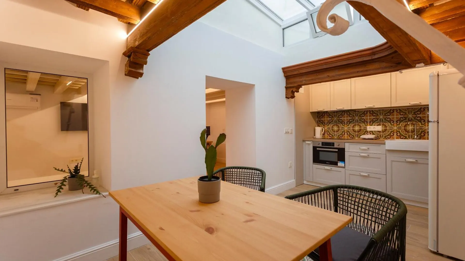 Estudio Amor Brujo By Cadiz4Rentals